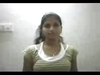 Marathi beauty strips and exposes b4 her lover